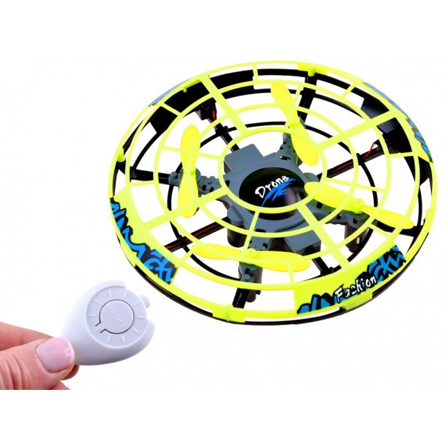 Ranka valdomas šviečiantis dronas „NSO“