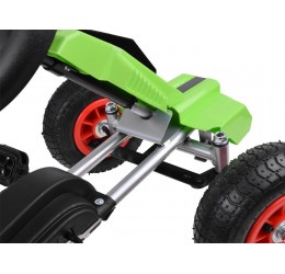 Go-kart žalias sportinis automobilis