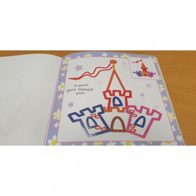 Spalvinimo knygutė "Kaip gyvena princesė" 2-3m
