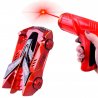 RC Automobilis važiuojantis ant sienos
