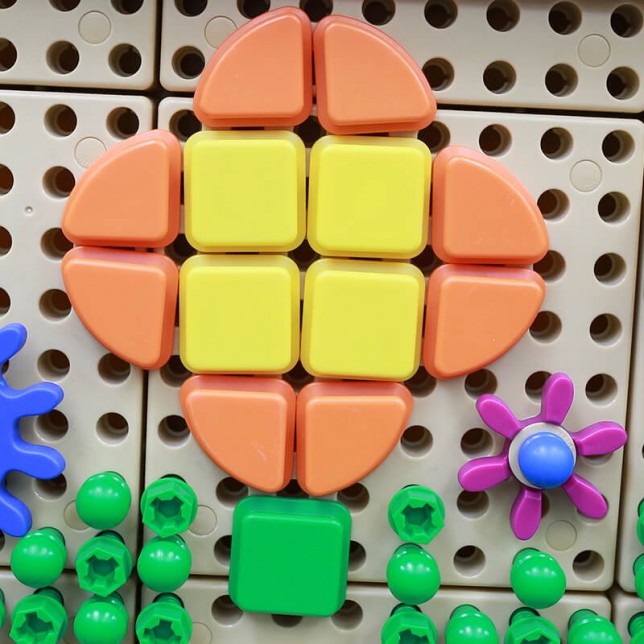 MASTERKIDZ kūrybinei lentai skirti smeigtukai ''Formos'' 64 vnt.