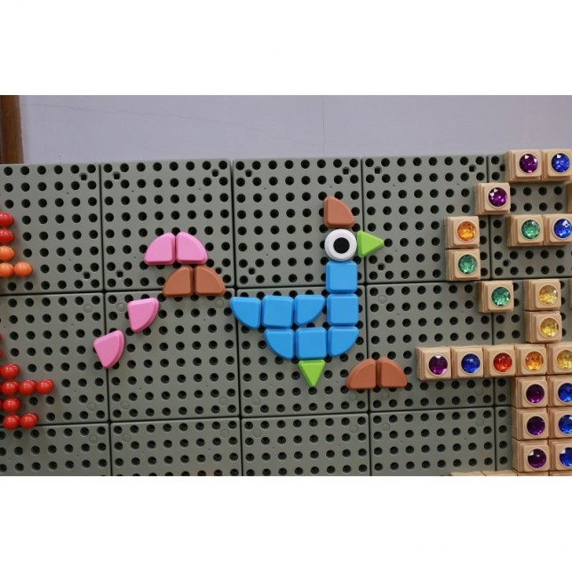 MASTERKIDZ kūrybinei lentai skirti smeigtukai ''Formos'' 64 vnt.