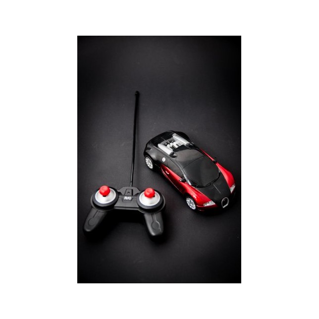 "RC Bugatti Veyron" automobilio licensija 1:24 raudona