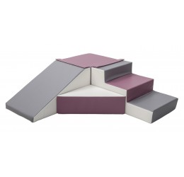 Violetinio akcento kambario čiuožykla su laiptukais