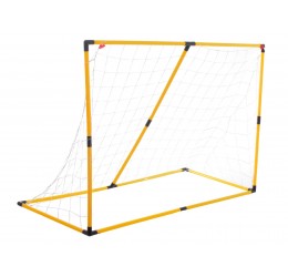 Futbolo vartai, kamuolys ir treniruočių kilimėlis