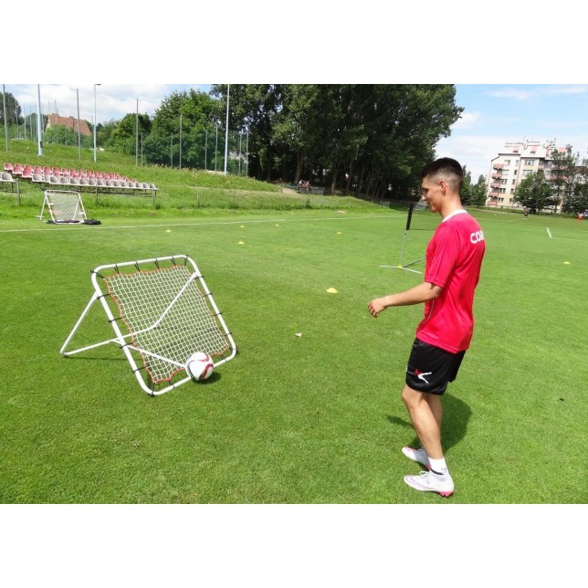 Futbolo kamuolio atmušimo sienelė