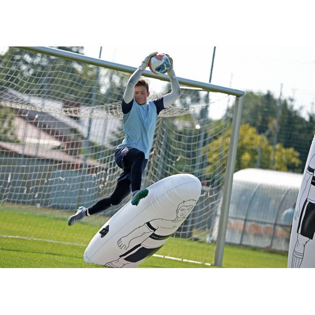 Pripučiamas futbolo manekenas