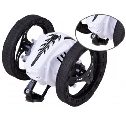 RC baltos spalvos triukinis automobilis