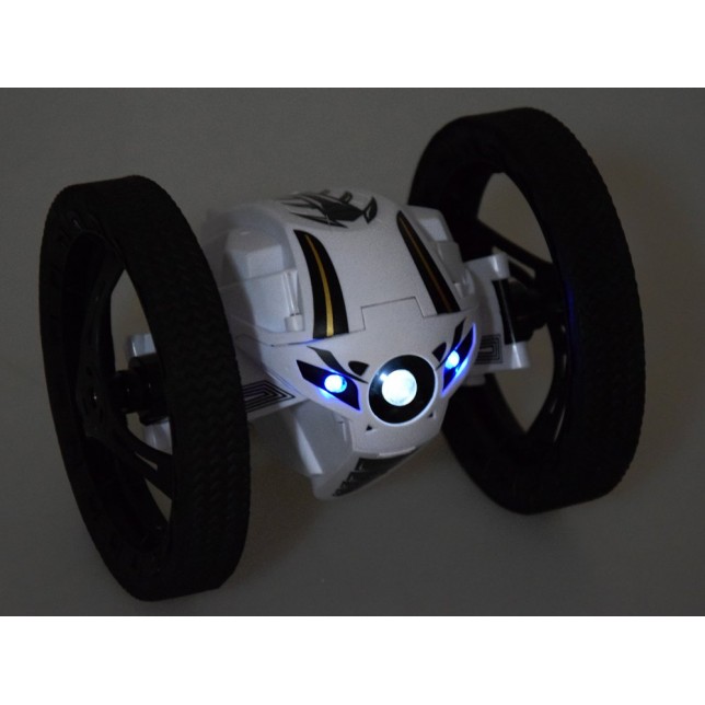 RC baltos spalvos triukinis automobilis