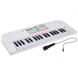 Baltas pianinas su mikrofonu