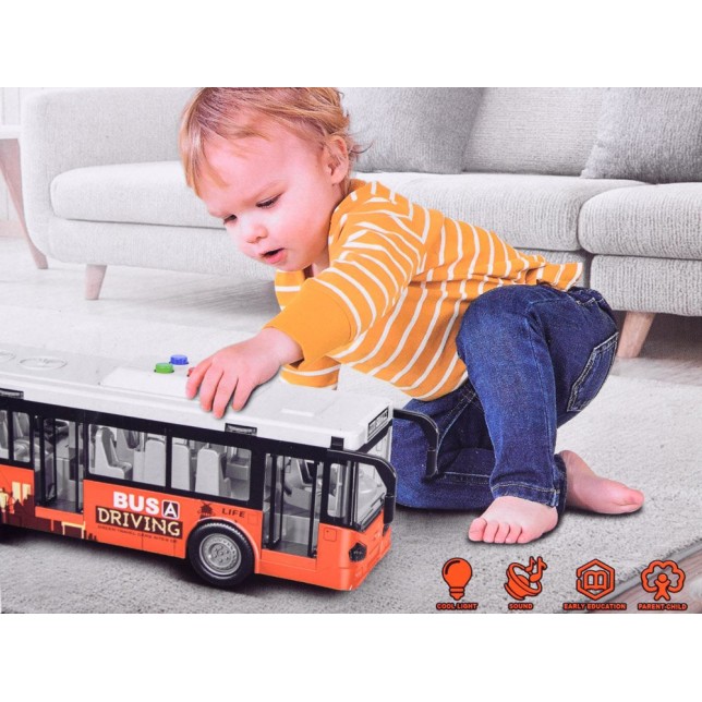 Oranžinis, didelis autobusas su šviesomis ir garsais