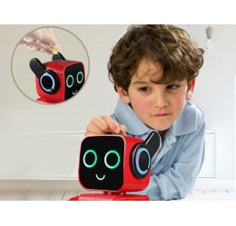Išmanusis robotas su nuotolinio valdymo pulteliu