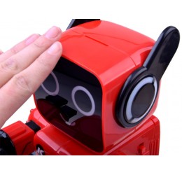 Išmanusis robotas su nuotolinio valdymo pulteliu