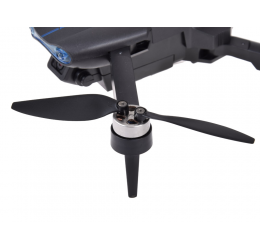 RC dronas dėžutėje