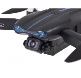 RC dronas dėžutėje