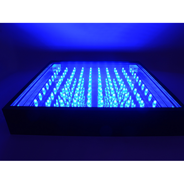 Šviesos skydelis su LED matrica 100