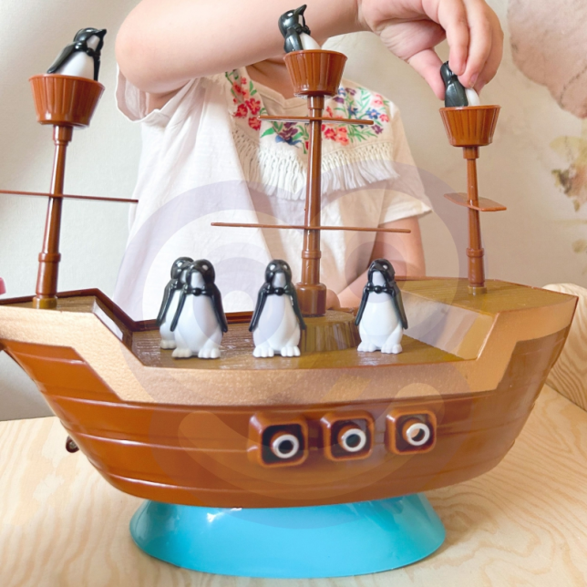 WOOPIE smagus balansinis žaidimas ''Piratai pingvinai''