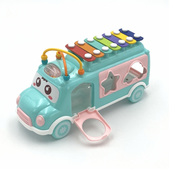 Rožinis muzikinis autobusas su priedais