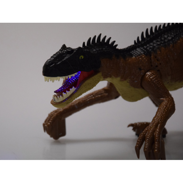 Nuotoliniu būdu valdomas dinozauras
