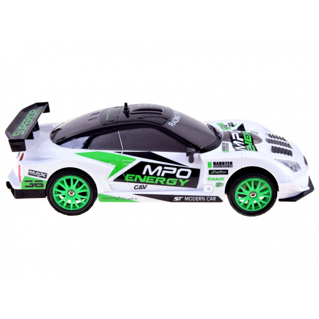 RC sportinis automobilis su kliūtimis - DRIFT