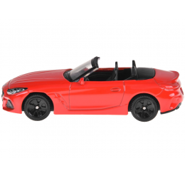 Metalinis raudonas automobilis BMW Z4