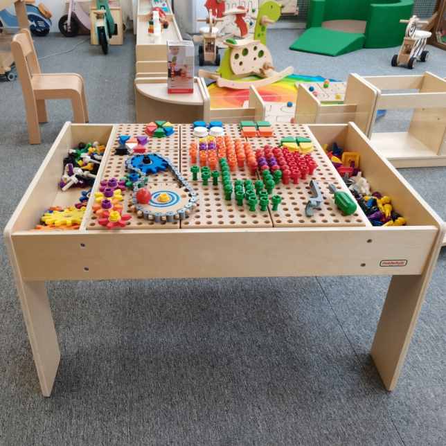 Masterkidz edukacinis staliukas su priedais