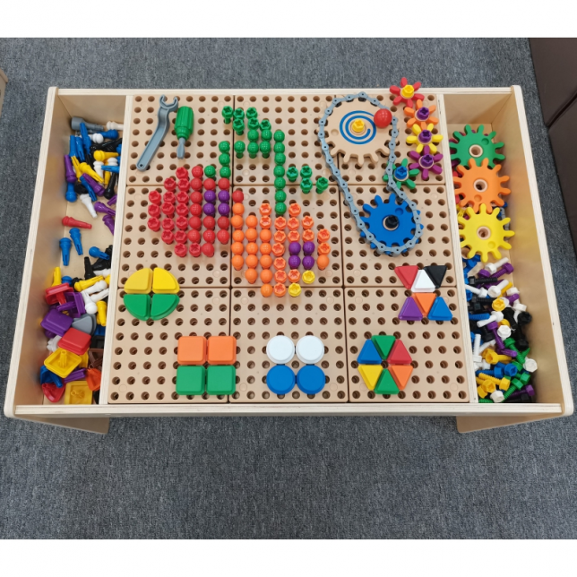 Masterkidz edukacinis staliukas su priedais