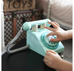 Classic world medinis telefonas