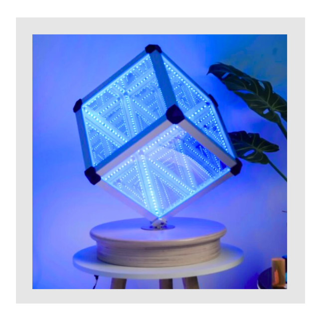 Šviečiantis LED kubas 25 cm