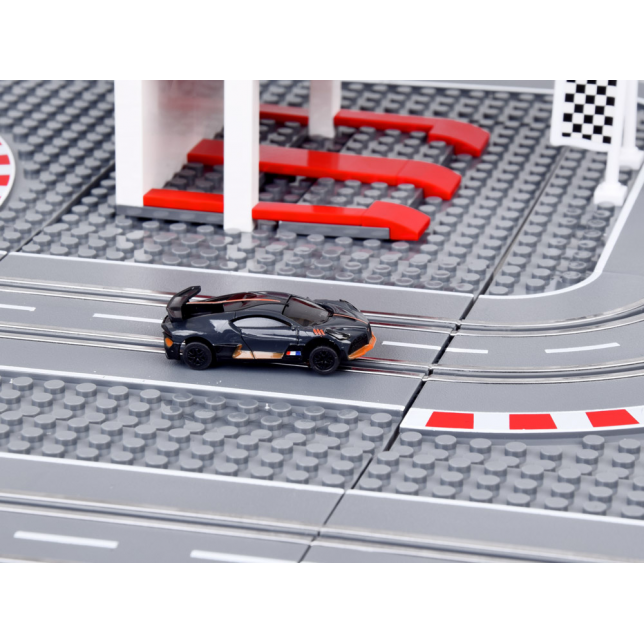 Bugatti trasa iš blokelių su RC automobiliais