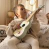 Rožinė medinė ukulele iš „Classic World“