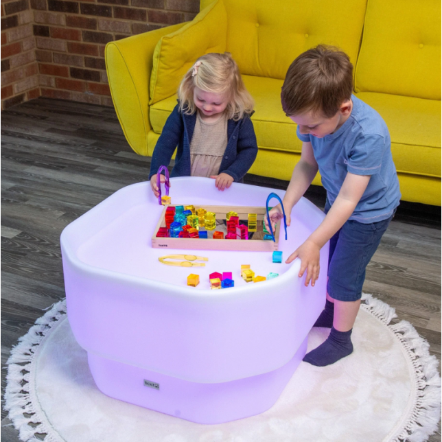 „Discovery Glow“ mini stalas