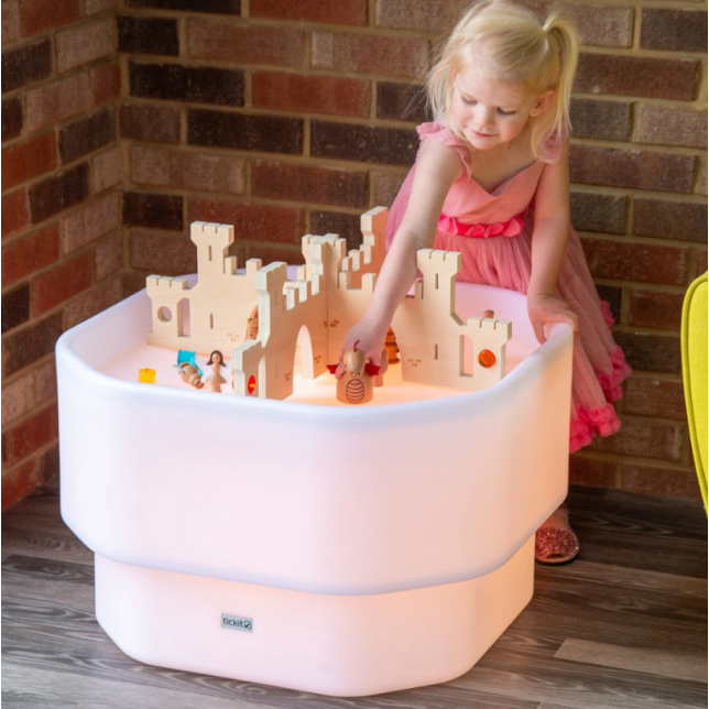 „Discovery Glow“ mini stalas