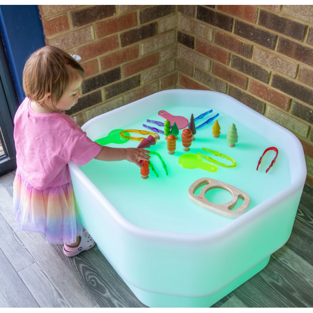 „Discovery Glow“ mini stalas