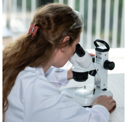 BRESSER Analyth STR 10x–40x stereomikroskopas