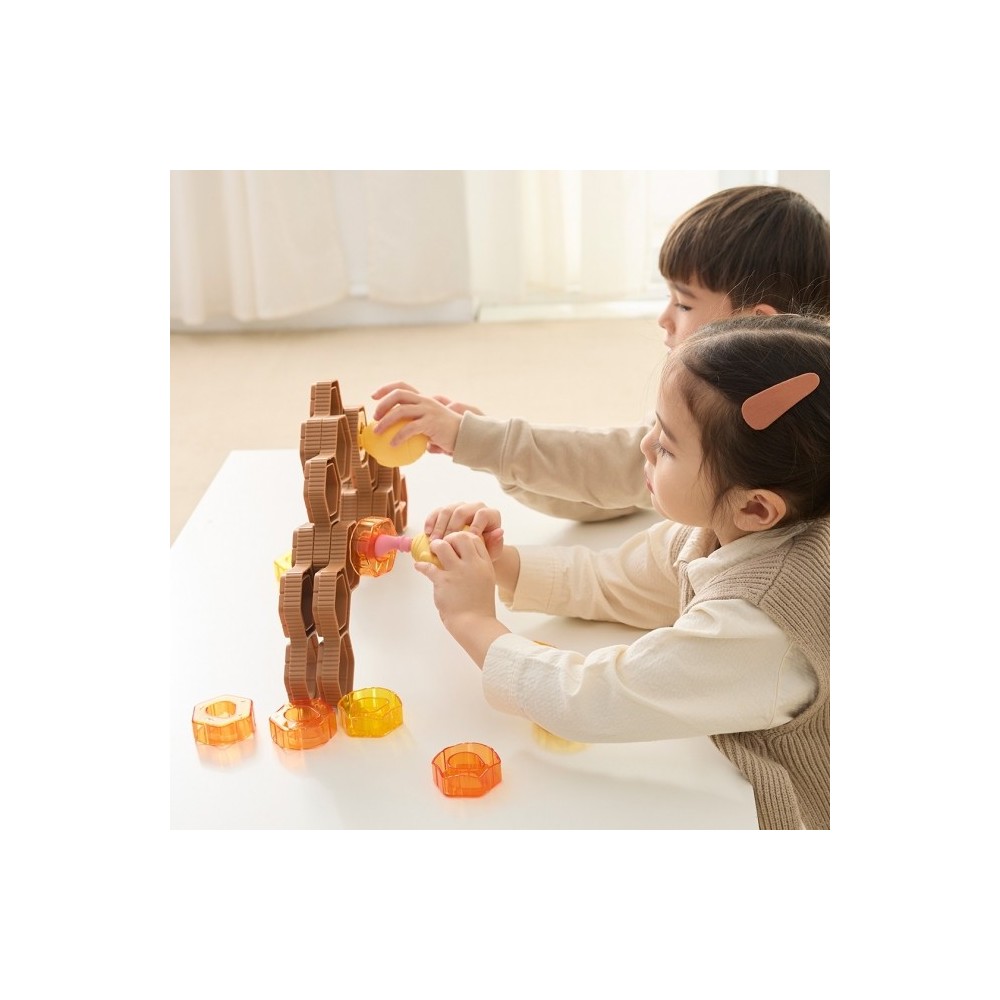 Spaudžiamos bičių kaladėlės–smulkiosios motorikos lavinimo žaidimas