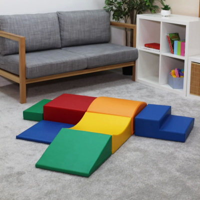 ,,Little Crawler" minkštas tyrinėjimo ir judėjimo rinkinys, daugiaspalvis