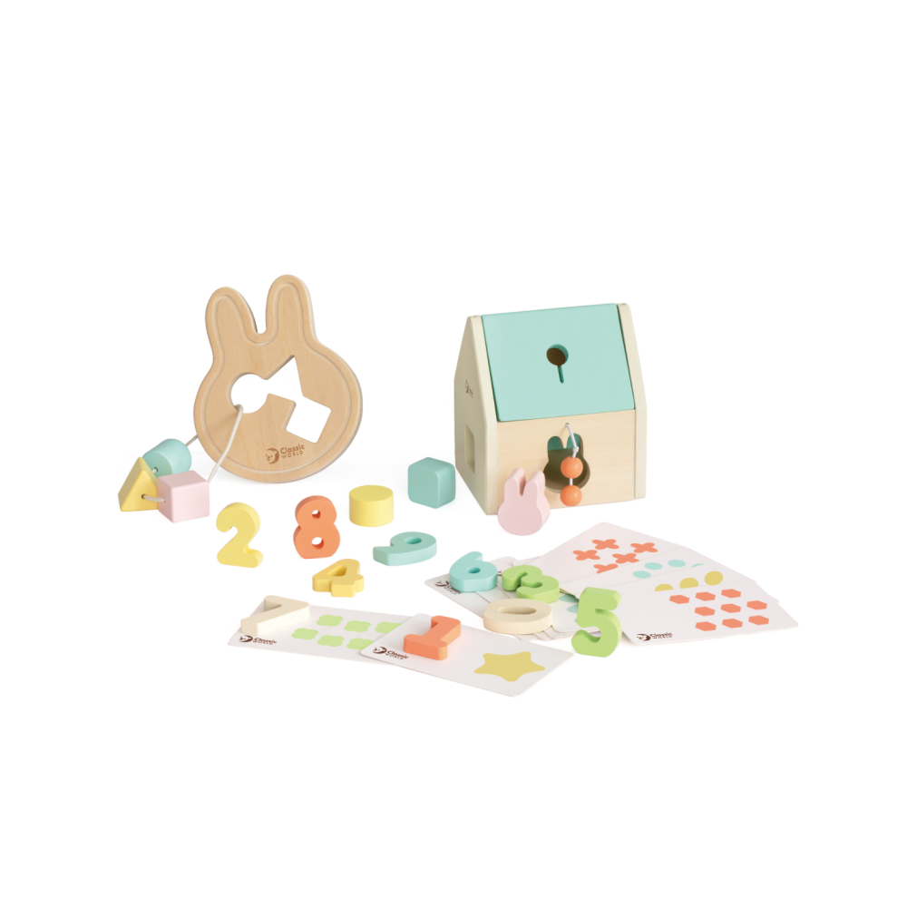 CLASSIC WORLD „Pastel Baby Box“ – pirmieji mokomieji žaislai vaikams nuo 12 iki 18 mėnesių