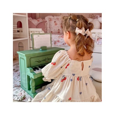CLASSIC WORLD: vintažinis pianinas + mokomoji knyga.