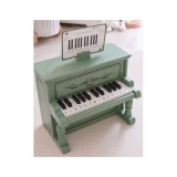 CLASSIC WORLD: vintažinis pianinas + mokomoji knyga.