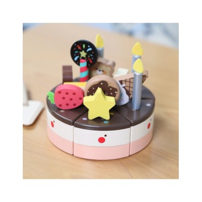 CLASSIC WORLD Medinis gimtadienio tortas pjaustymui, 19 vnt.