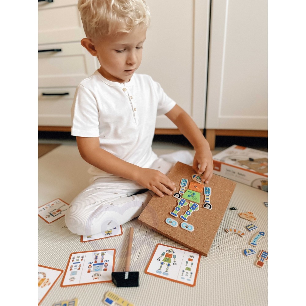 VIGA „Montessori“ medinis vinių ir kortelių rinkinys ,,Robotai" 45 dalių