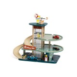 CLASSIC WORLD Medinis Retro Garažas su Liftu – 3 Aukštų