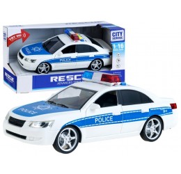 Policijos automobilis su garsais ir šviesomis